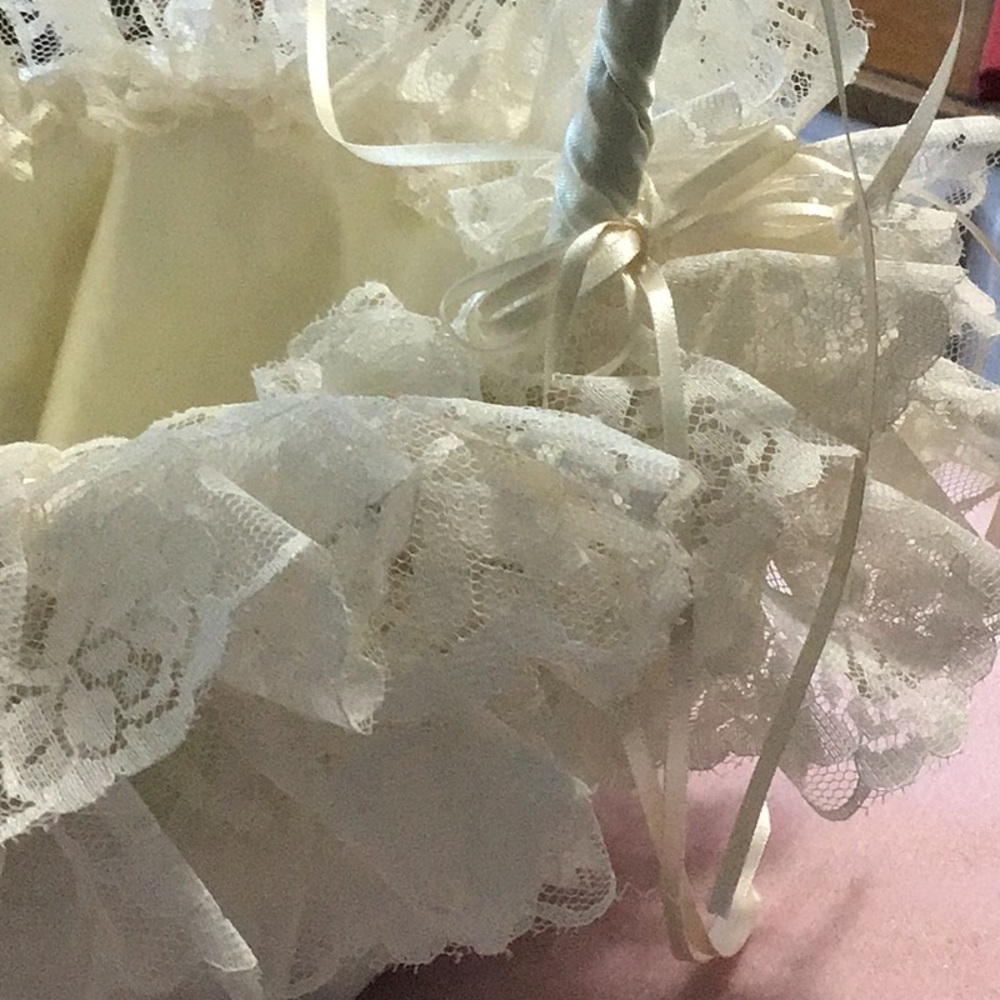 Vintage Wedding Accessories - Picture 4 of 4
